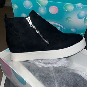 Wedged sneaker never worn